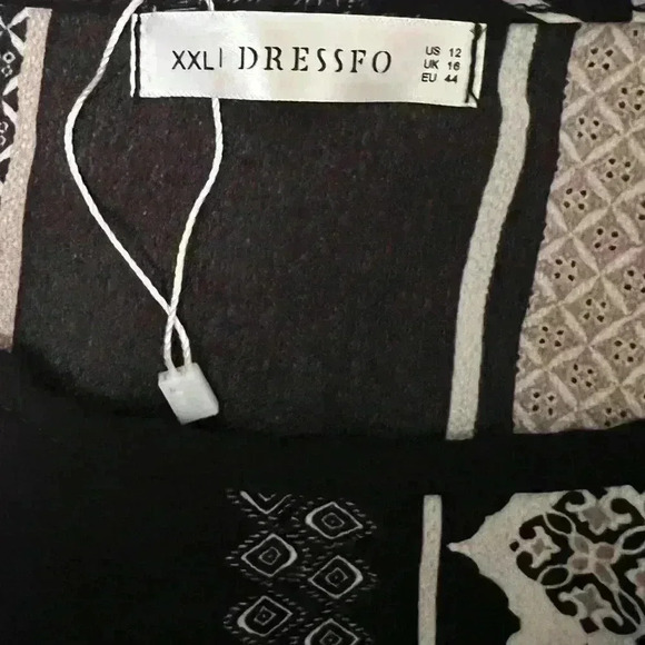 NWOT HIGH-LOW DRESS (size Large) - Picture 3 of 5